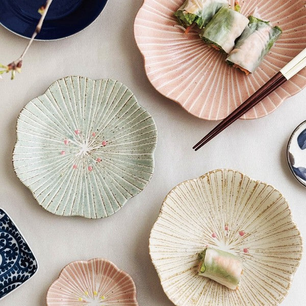 日本製 花朵形陶瓷小盤/小碗 (現貨/預購)