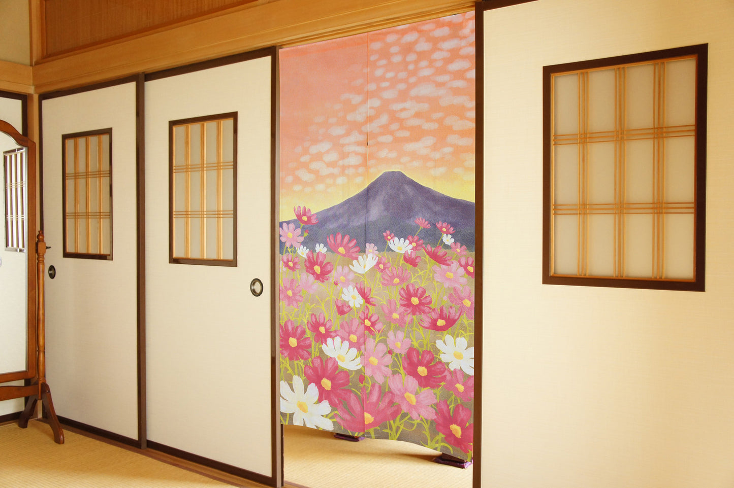 日本製 85 x 150cm 麻布門簾 (富士山秋櫻)