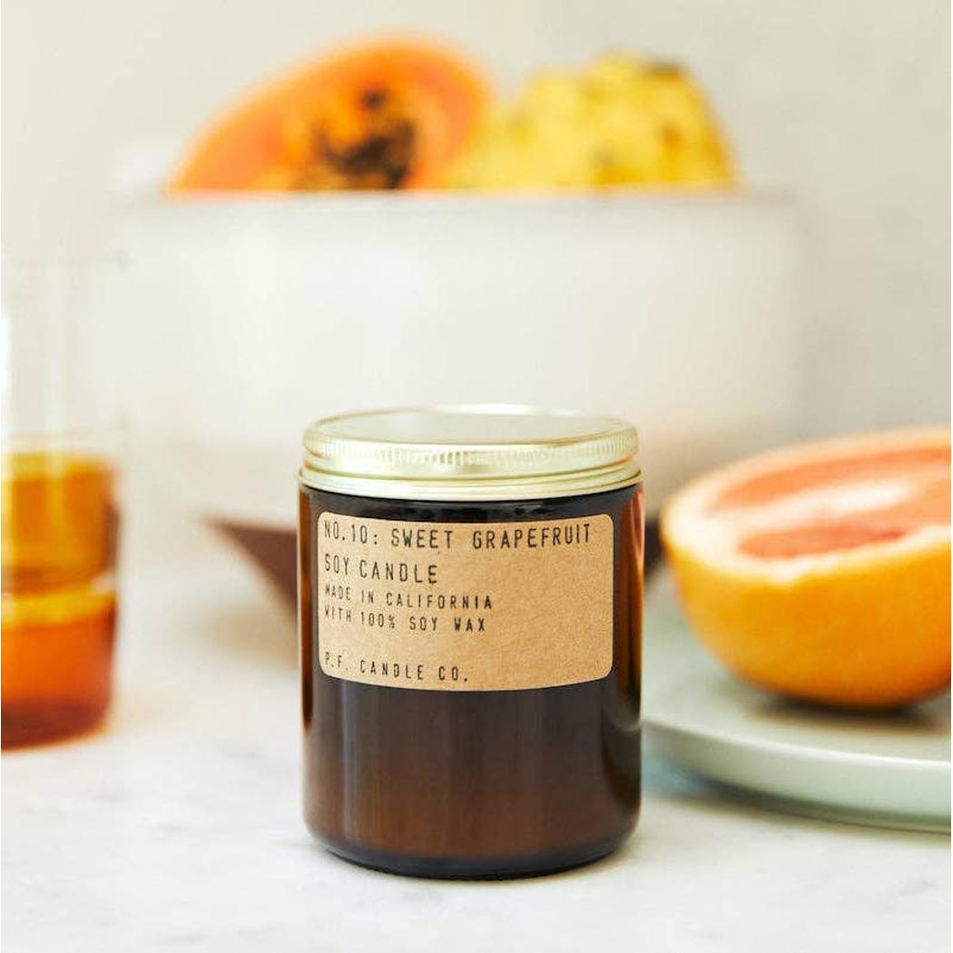 P.F. Candle Co. - 甜葡萄柚 - 7.2 盎司標準大豆蠟燭 (Sweet Grapefruit)